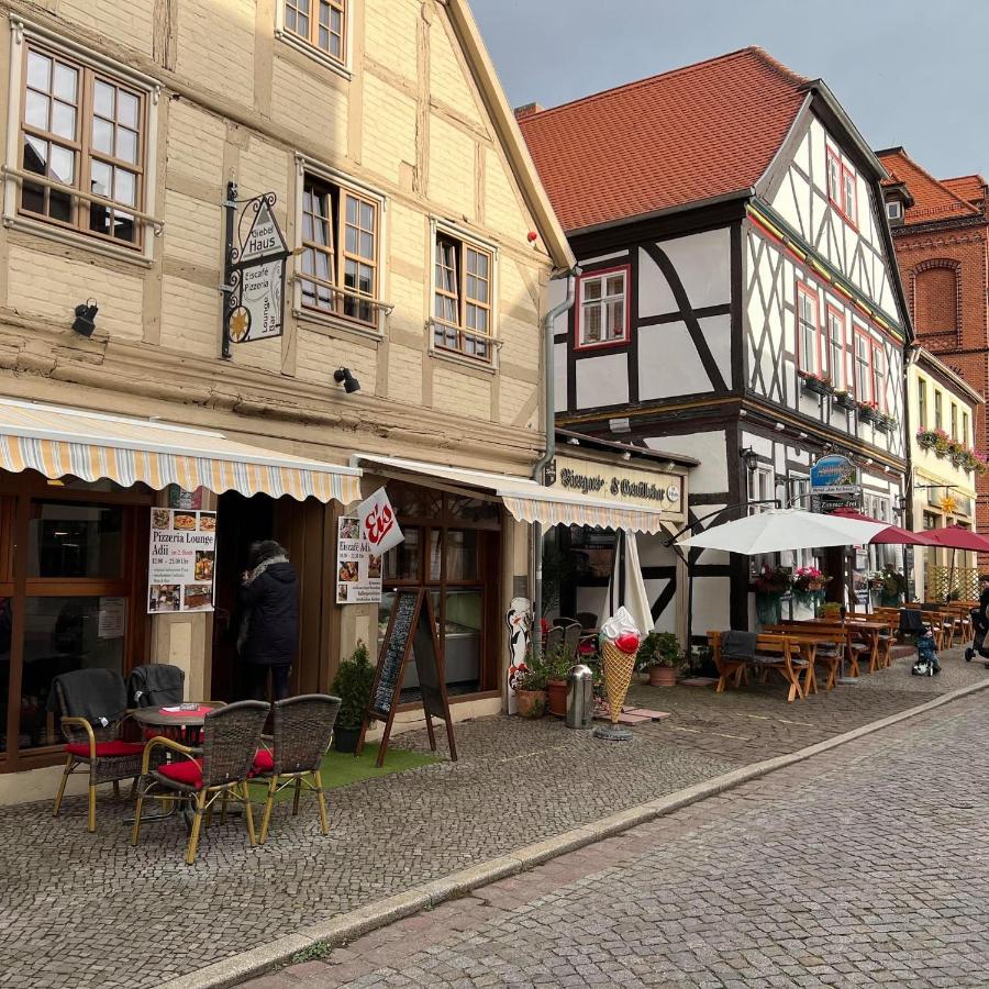 Hotel Am Rathaus Adii Tangermünde Buitenkant foto